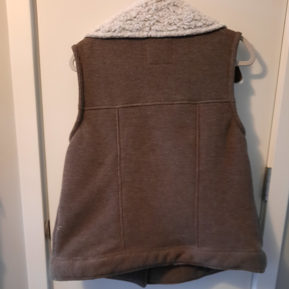 Vest - Picture 4 of 4